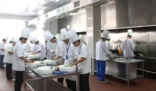 酒店厨师爆料案例视频,揭秘不为人知的厨房真相  第2张 酒店厨师爆料案例视频,揭秘不为人知的厨房真相  第2张